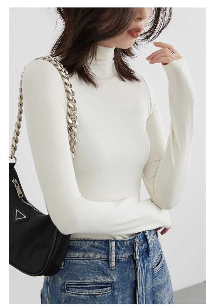 Slim Fit Basic T-Shirt – Spring/Autumn 2025 Collection