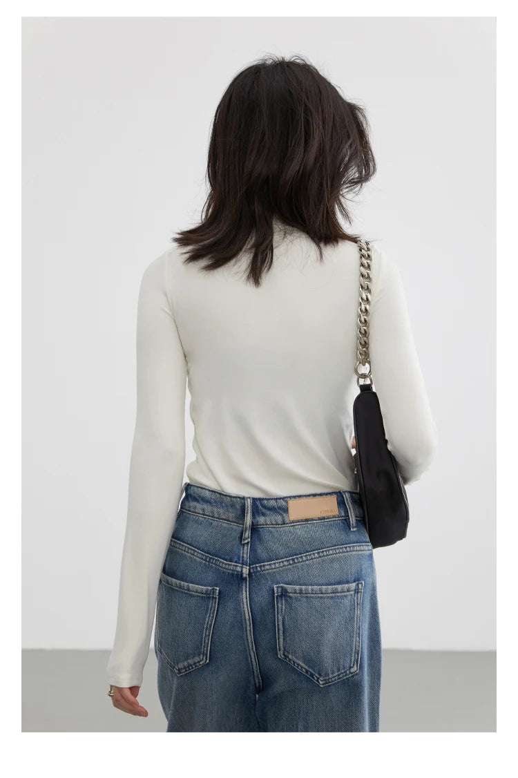 Slim Fit Basic T-Shirt – Spring/Autumn 2025 Collection