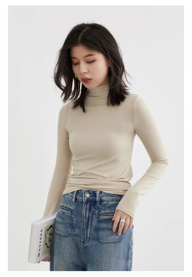 Slim Fit Basic T-Shirt – Spring/Autumn 2025 Collection