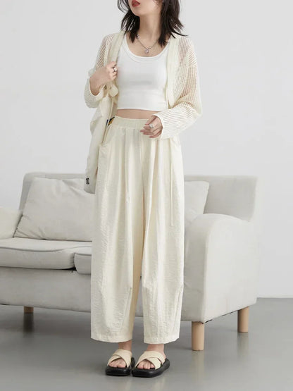 High-Waist White Pleated Pants – 2025 Collection